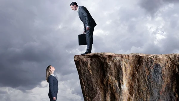 Advanced Negotiation Skills Every Attorney Must Master: Negotiation Dynamics, Rambo Litigators, Non-Verbal Cues, Interpreting Signals, Data-Driven Decision Making, and the Art of Negotiation Ethics